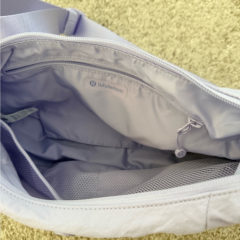 Lululemon Slouchy Sling Bag 6L Lavender Frost - Picture 5 of 7